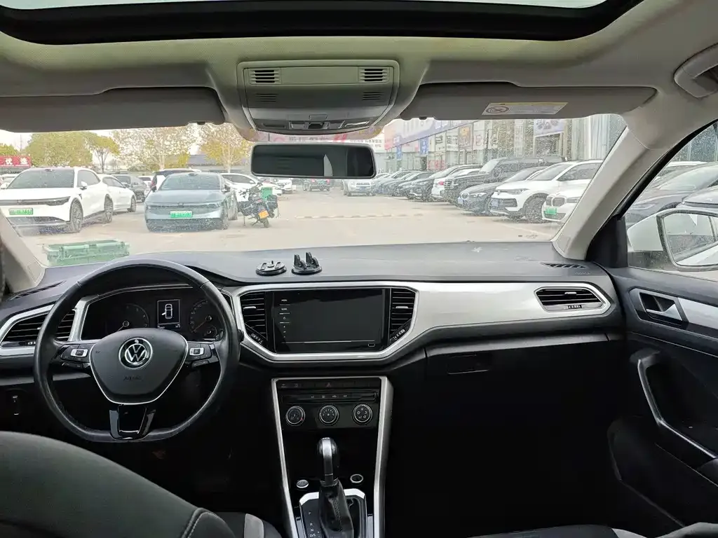 Volkswagen T-Roc 2023 из CN, фото 8