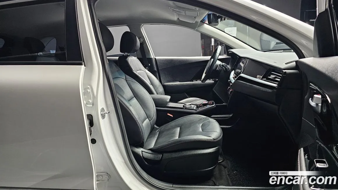Kia Niro — фото 10