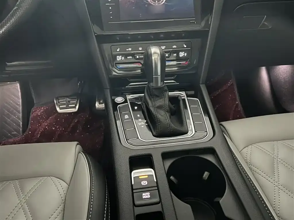 Volkswagen Magotan 2023 из CN, фото 7