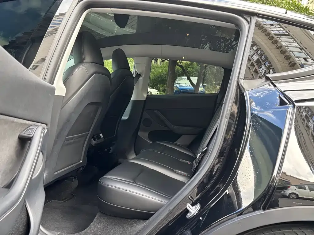Tesla Model Y 2023 из CN, фото 5