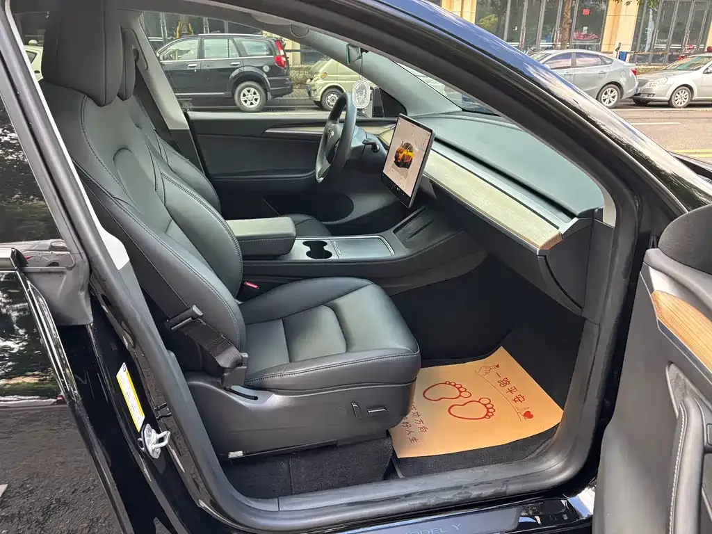 Tesla Model Y 2023 из CN, фото 7