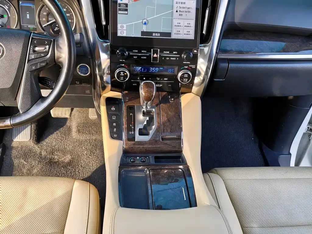 Toyota Alphard 2022 из CN, фото 8