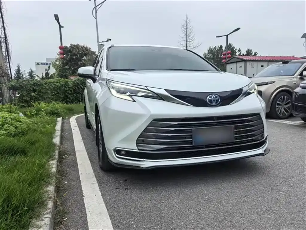 Toyota Sienna 2022 из CN, фото 4
