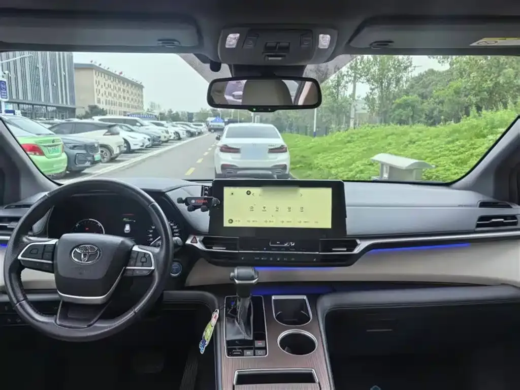 Toyota Sienna 2022 из CN, фото 8