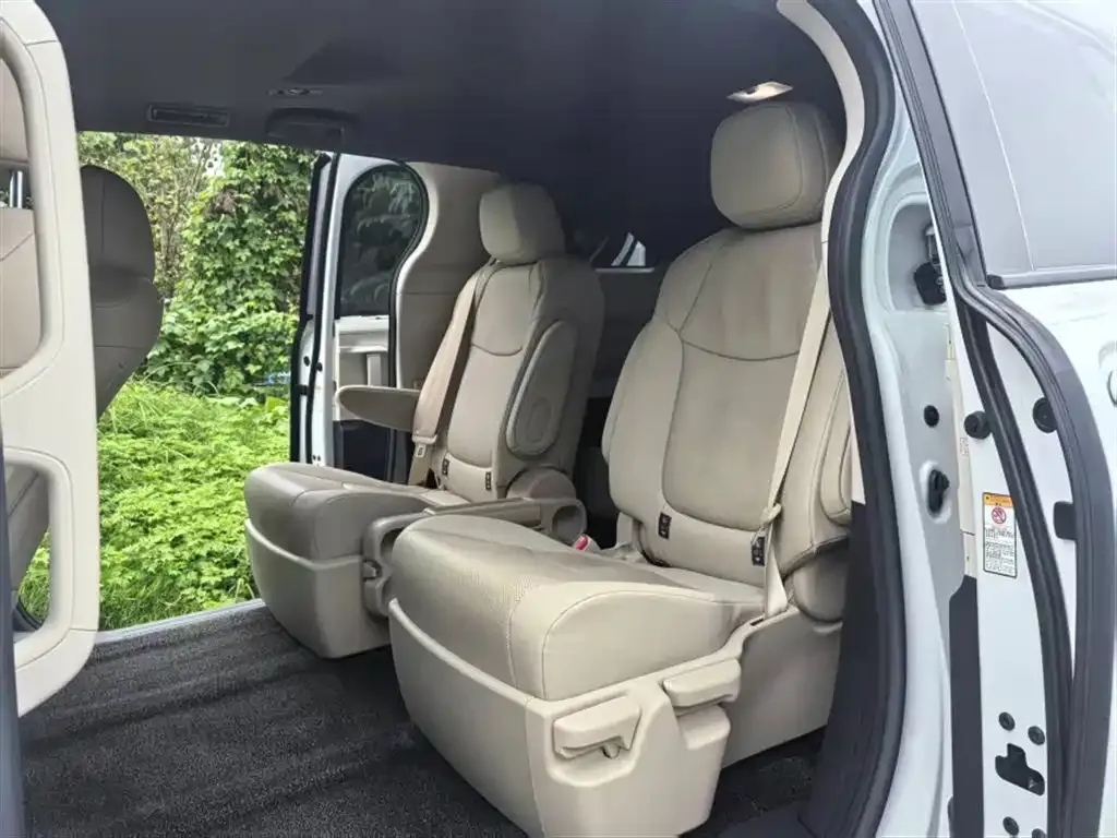 Toyota Sienna 2022 из CN, фото 9
