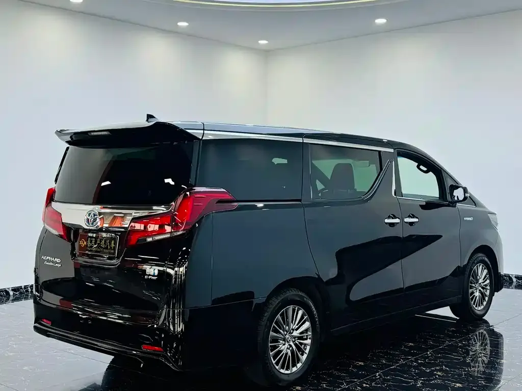 Toyota Alphard — фото 6