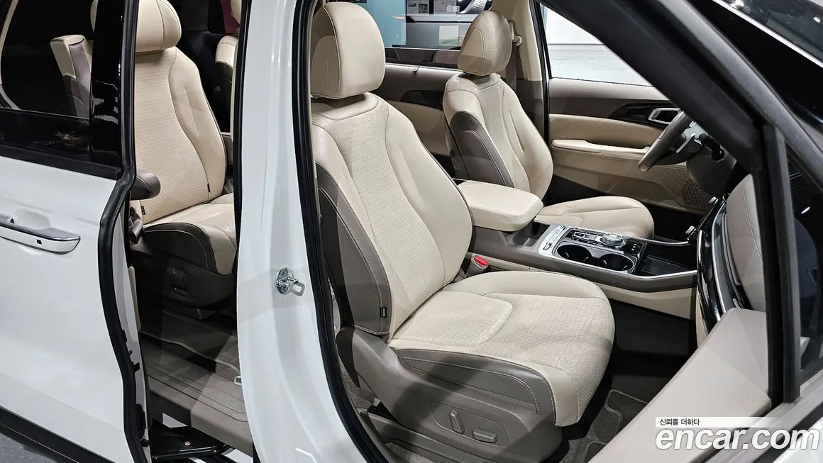 Kia Carnival — фото 10