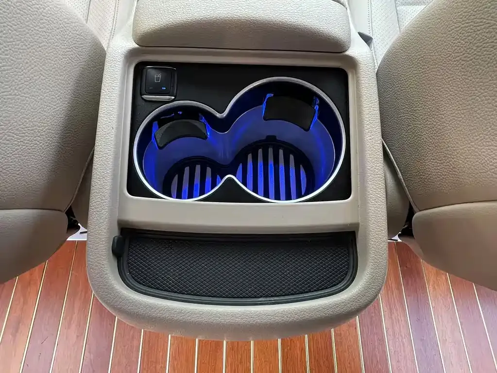 Mercedes-Benz V-Class 2022 из CN, фото 4