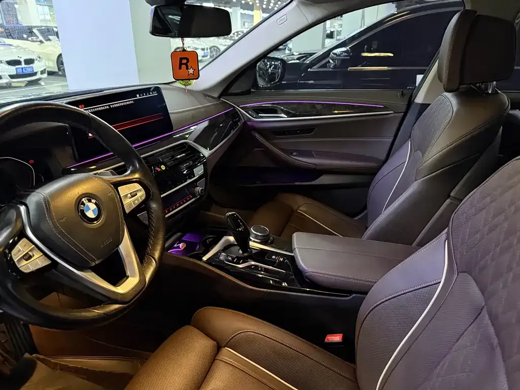 BMW 5 Series 2021 из CN, фото 5