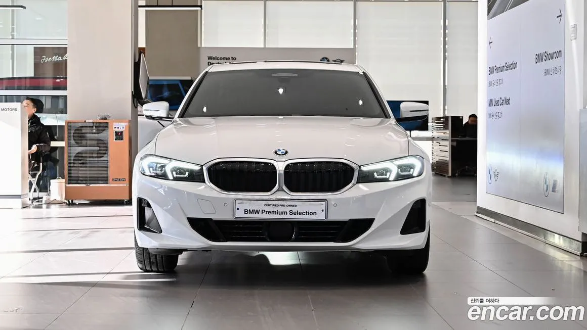 BMW 3-Series 2023 из KR, фото 3