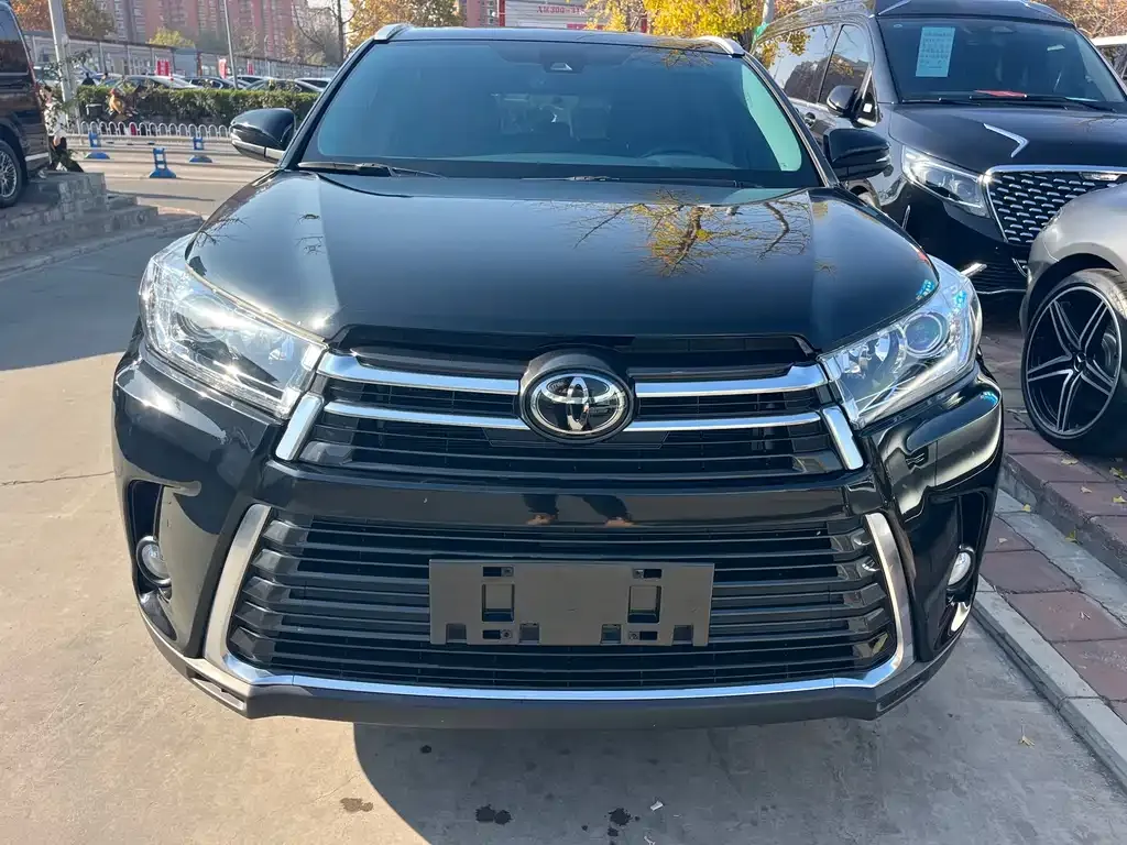 Toyota Highlander 2022 из CN, фото 2