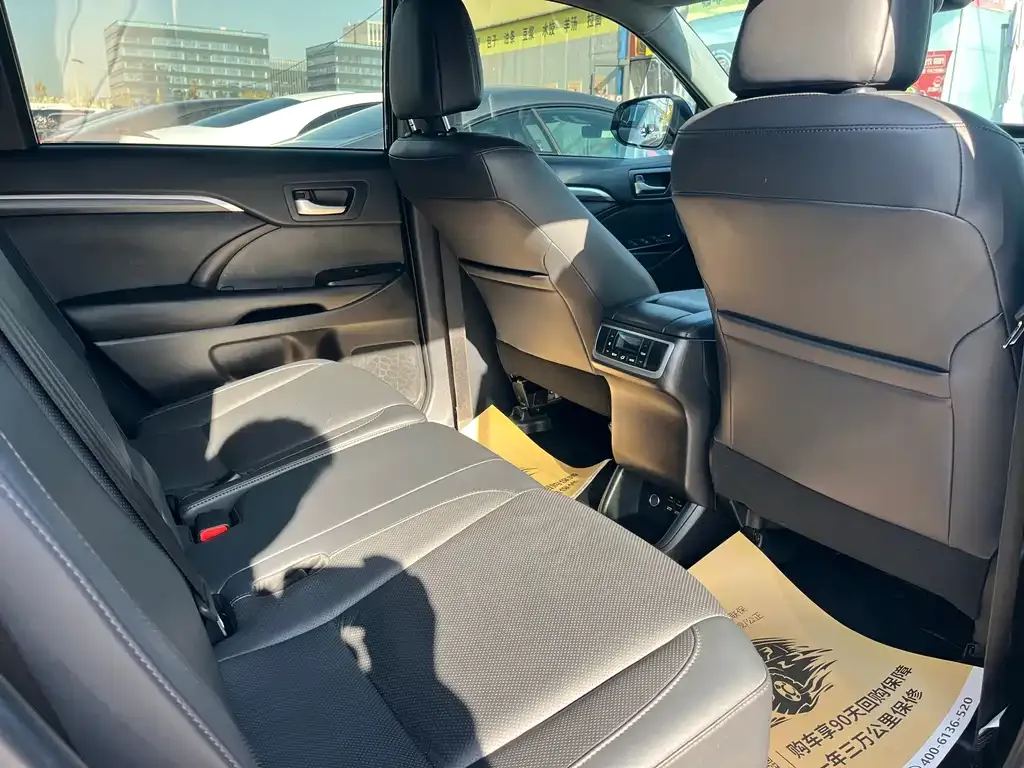 Toyota Highlander 2022 из CN, фото 7