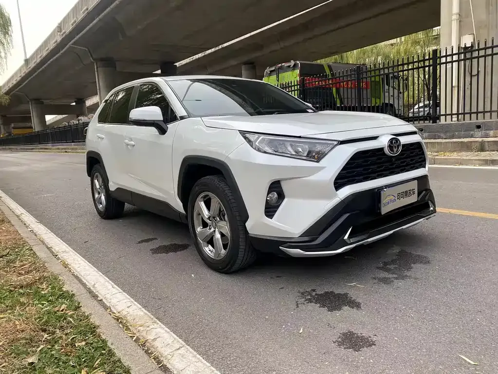 Toyota RAV4 2021 из CN, фото 2