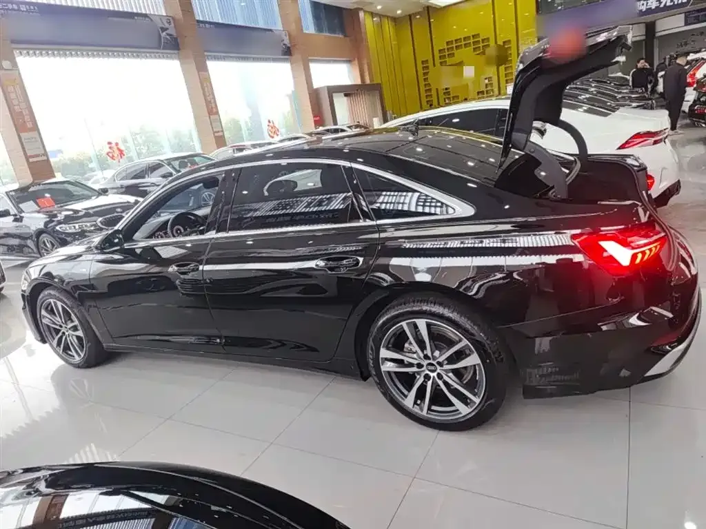 Audi A6L 2024 из CN, фото 5