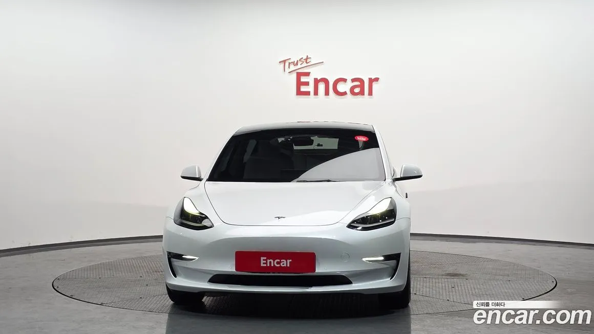 Tesla Model 3 — фото 3