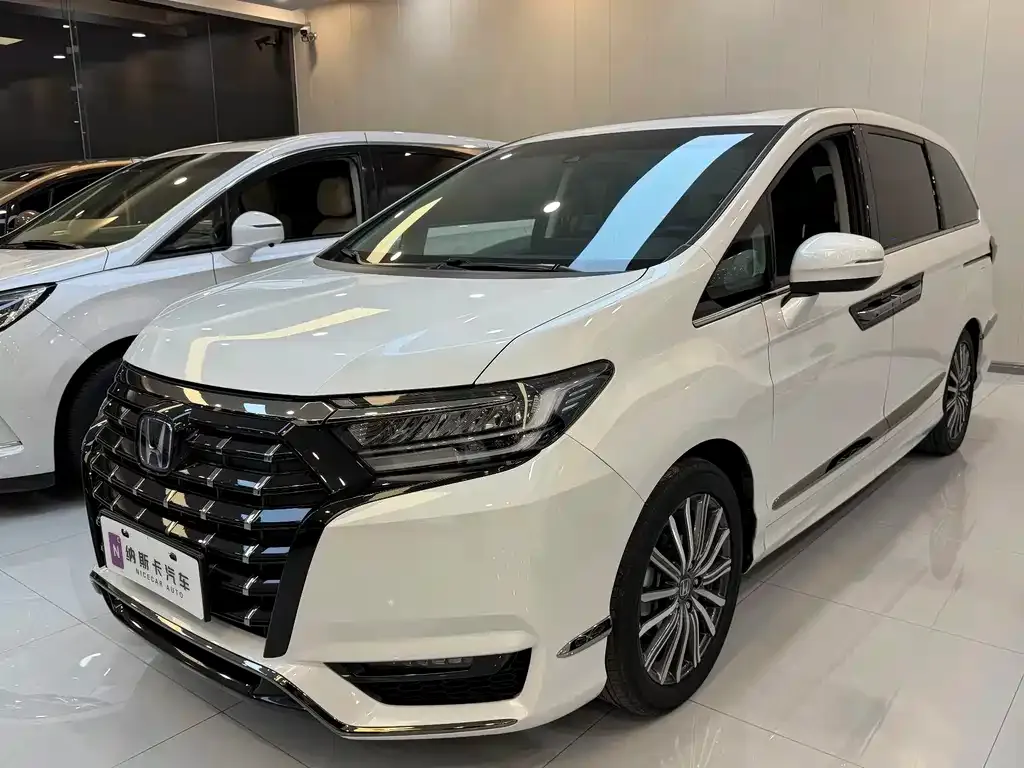 Honda Elysion 2023 из CN, фото 1