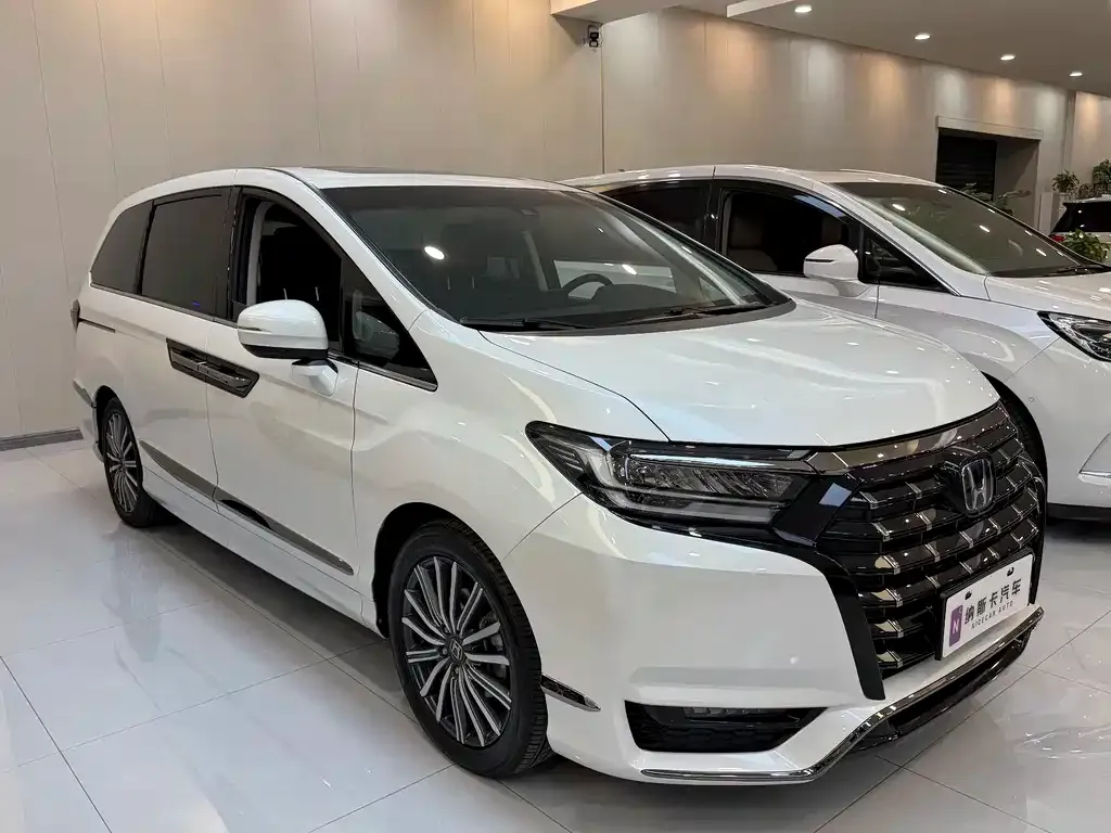 Honda Elysion 2023 из CN, фото 3