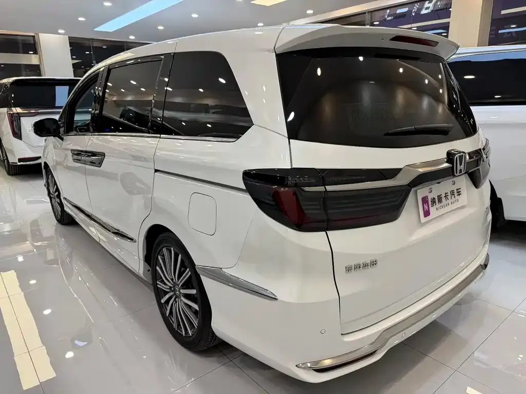 Honda Elysion 2023 из CN, фото 4