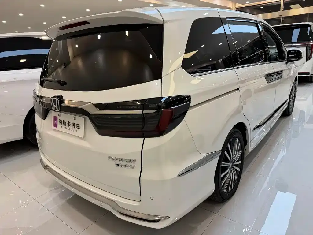 Honda Elysion 2023 из CN, фото 5
