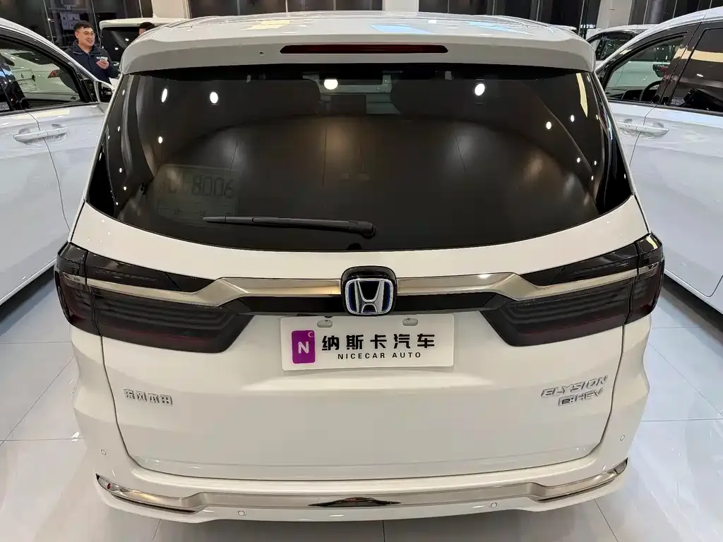 Honda Elysion 2023 из CN, фото 6