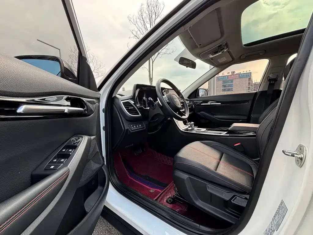 Kia KX3 2023 из CN, фото 5