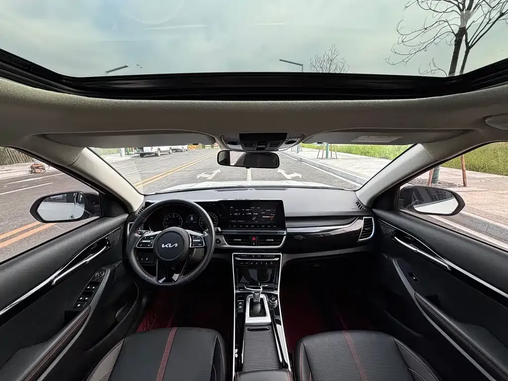 Kia KX3 2023 из CN, фото 8