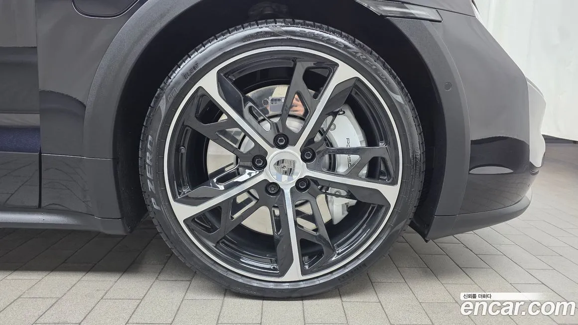 Porsche Taycan 2025 из KR, фото 5