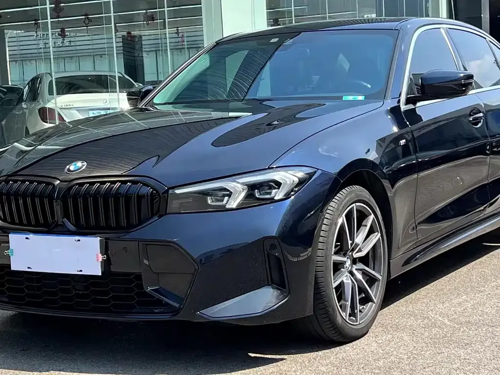 BMW 3 Series 2023 из CN, фото 1