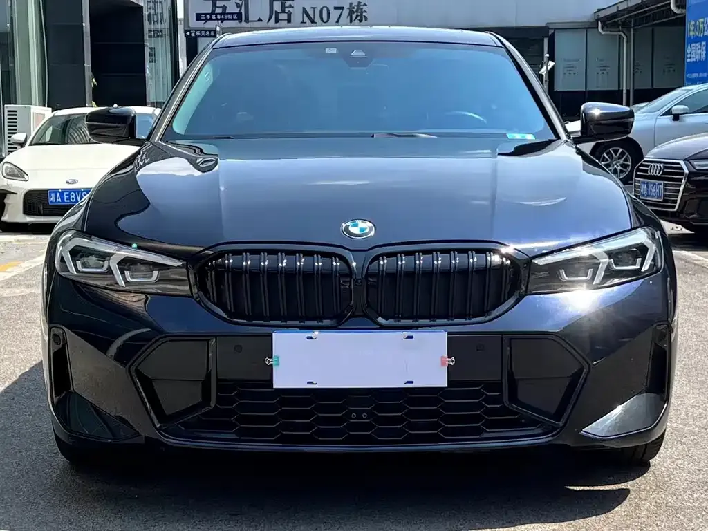 BMW 3 Series 2023 из CN, фото 2