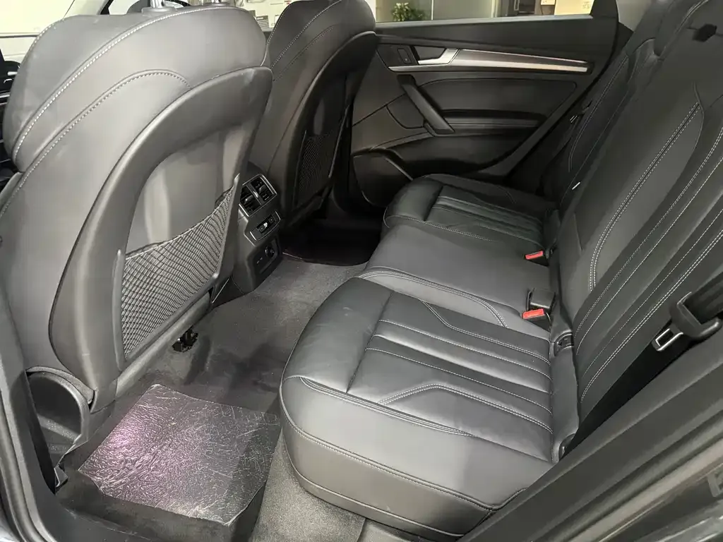 Audi Q5L 2022 из CN, фото 8