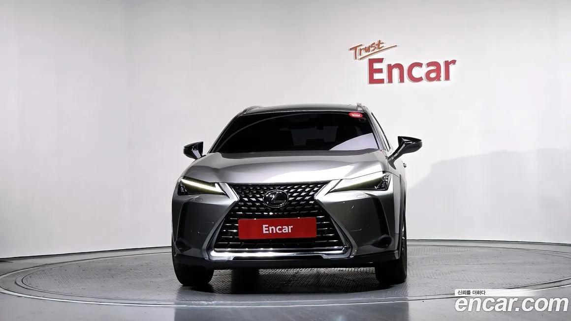 Lexus UX — фото 3