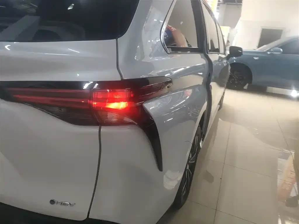 Toyota Granvia 2025 из CN, фото 8