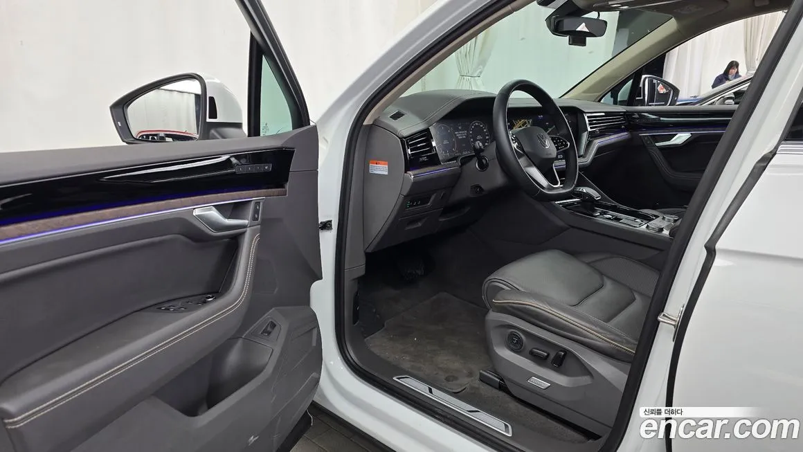 Volkswagen Touareg 2023 из KR, фото 10