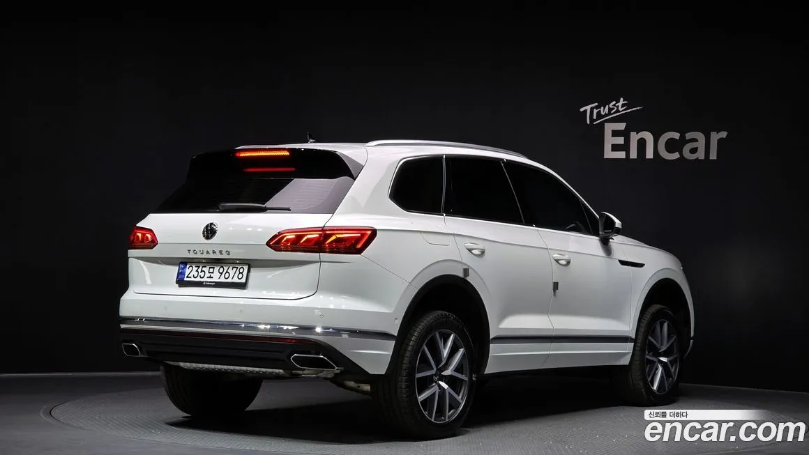 Volkswagen Touareg 2023 из KR, фото 2