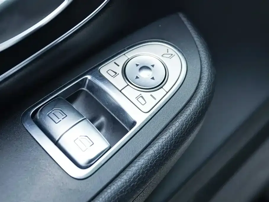 Mercedes-Benz V-Class 2021 из CN, фото 10