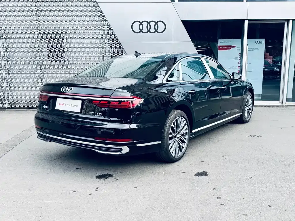 Audi A8 2024 из CN, фото 2