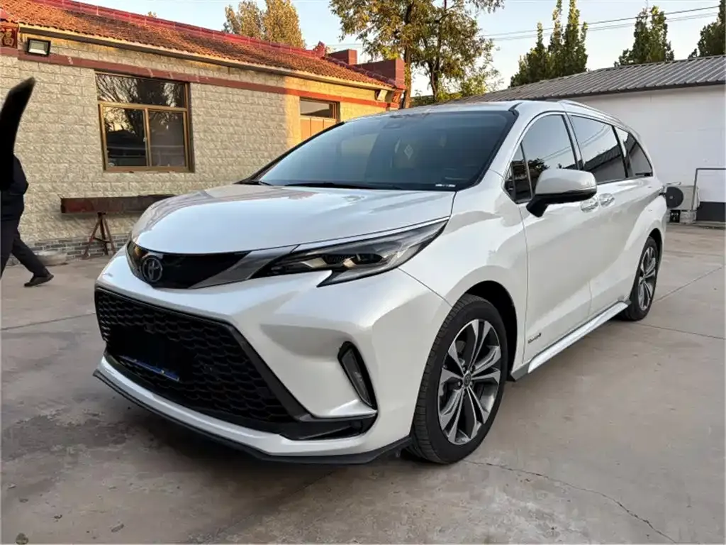 Toyota Granvia 2024 из CN, фото 1