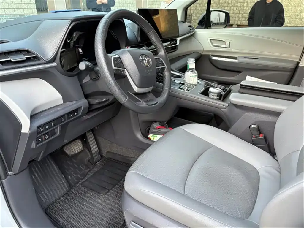 Toyota Granvia 2024 из CN, фото 6