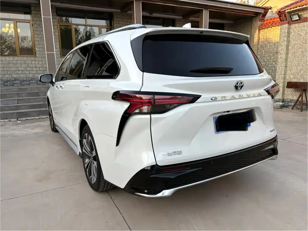 Toyota Granvia 2024 из CN, фото 7