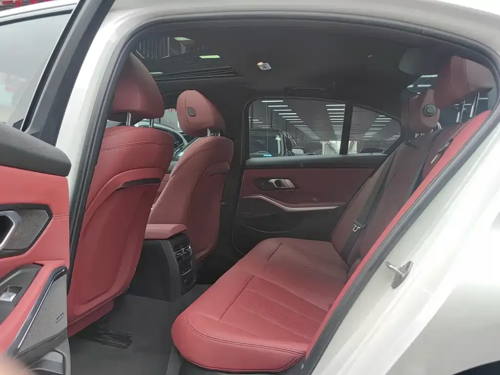 BMW 3 Series 2023 из CN, фото 8