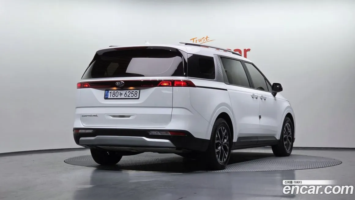Kia Carnival 2021 из KR, фото 2