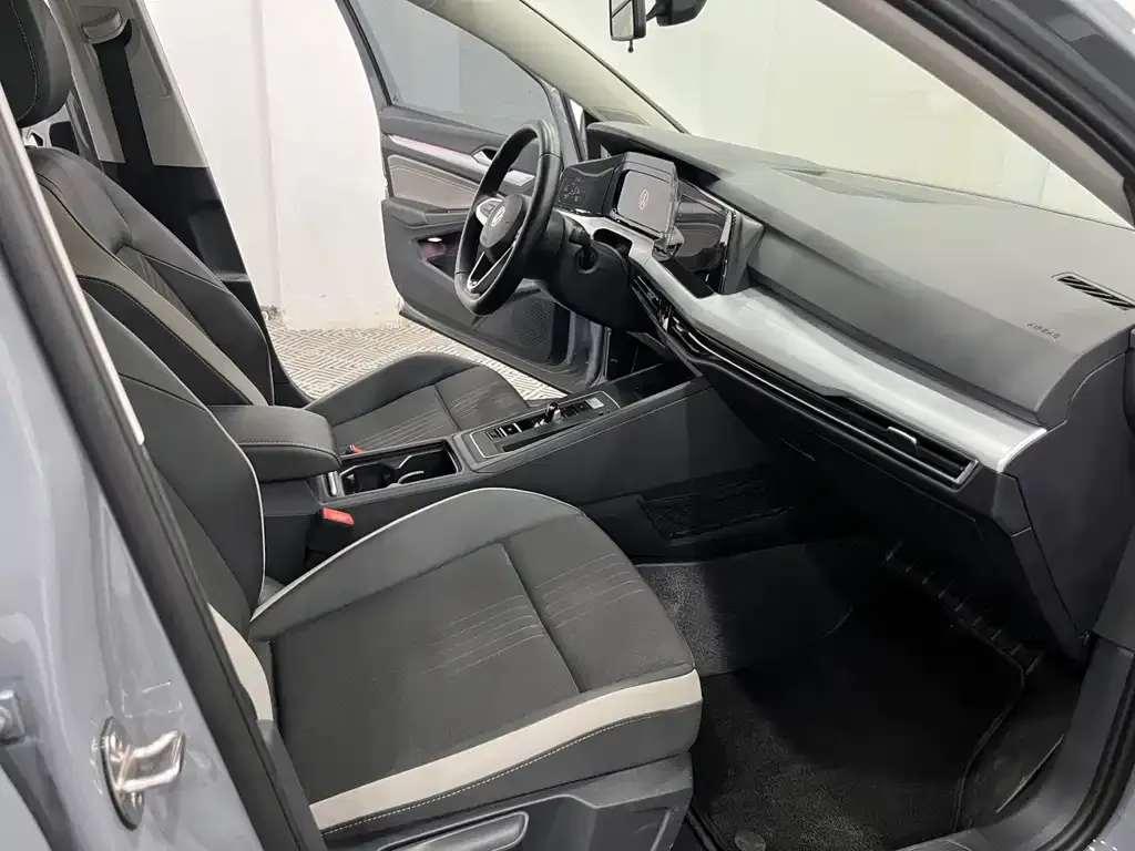 Volkswagen Golf 2021 из CN, фото 4