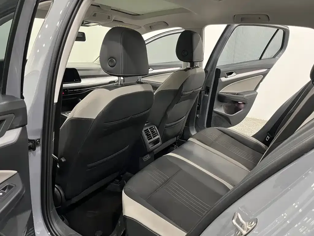 Volkswagen Golf 2021 из CN, фото 6