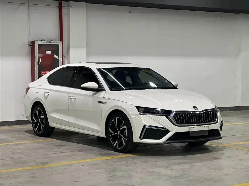 Skoda Octavia 2022 из CN, фото 3