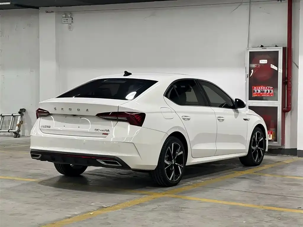 Skoda Octavia 2022 из CN, фото 5