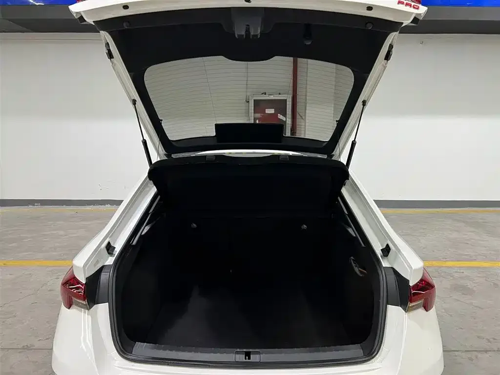 Skoda Octavia 2022 из CN, фото 7