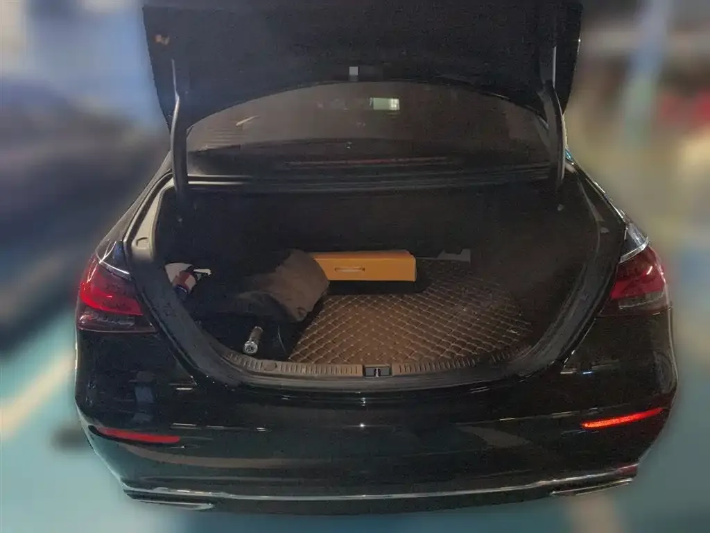 Mercedes-Benz E-Class 2023 из CN, фото 10