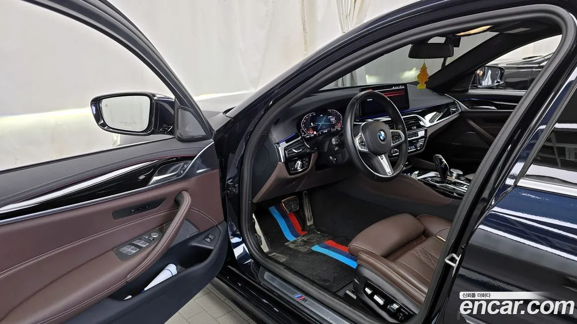 BMW 5-Series 2023 из KR, фото 10