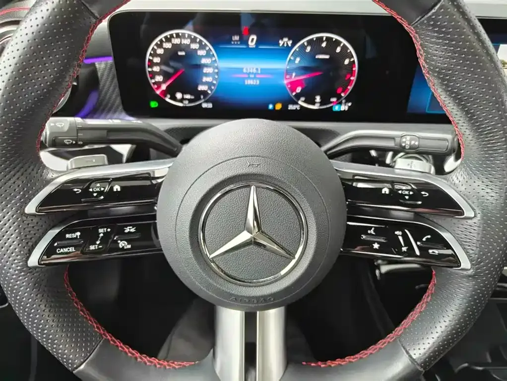 Mercedes-Benz A-Class 2024 из CN, фото 8