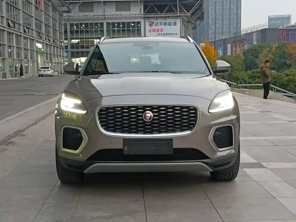 Jaguar E-PACE 2023 из CN, фото 2